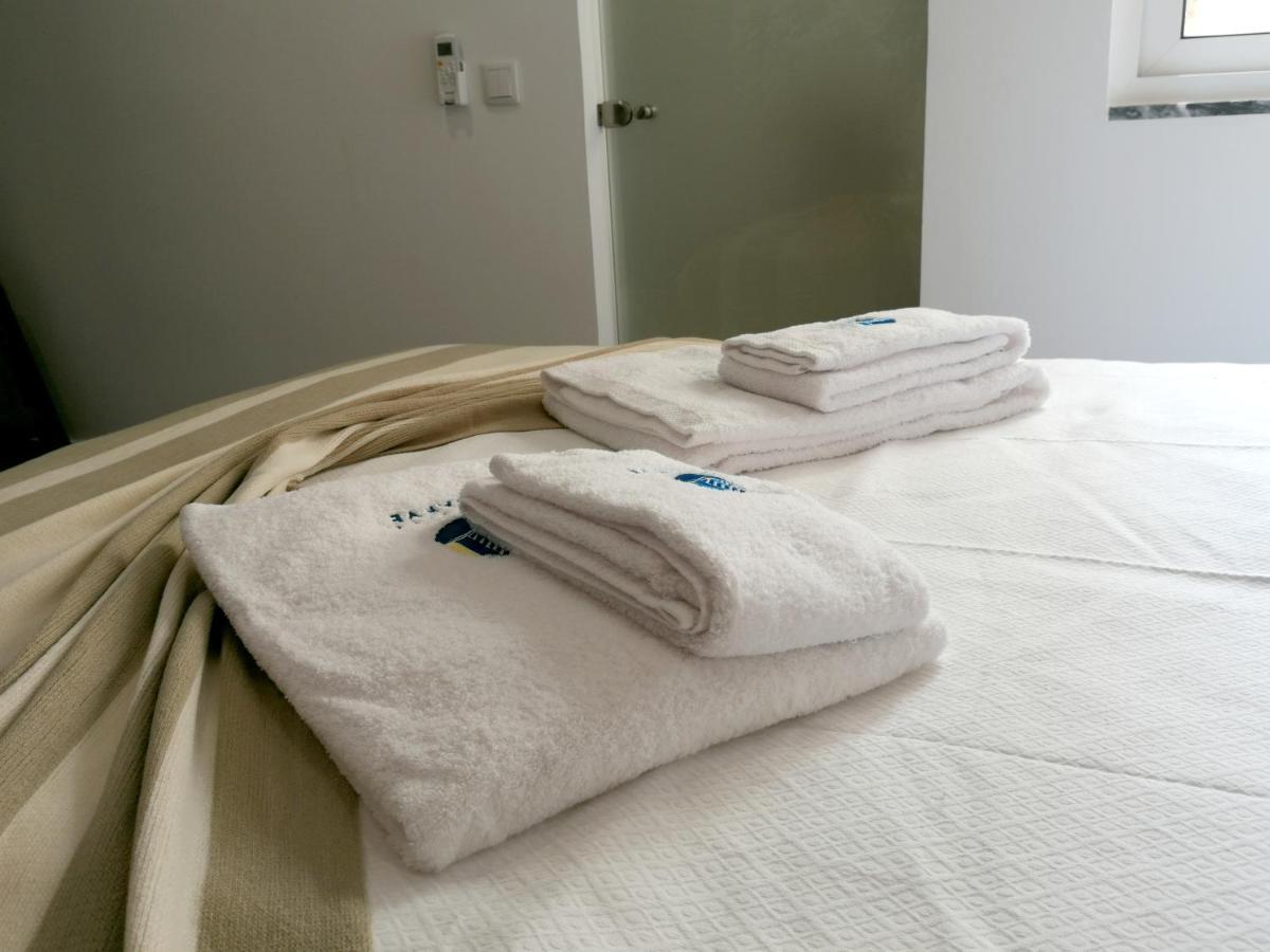 Suites Paradise Algarve Quarteira Buitenkant foto